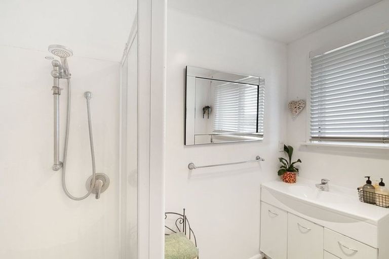 Photo of property in 15 Thornton Street, Mairehau, Christchurch, 8013