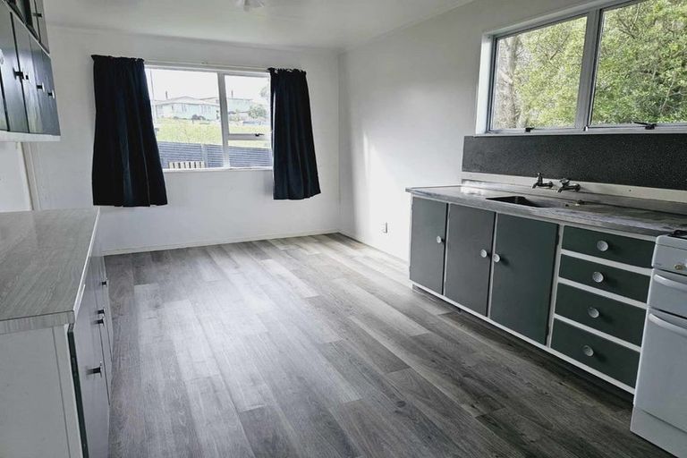 Photo of property in 90a Karaka Street, Castlecliff, Whanganui, 4501