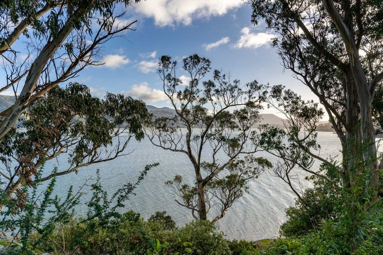 Photo of property in 27 Marine Parade, Macandrew Bay, Dunedin, 9014