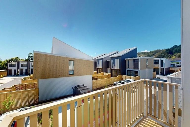 Photo of property in 27 Kamahi Place, Paraparaumu, 5032