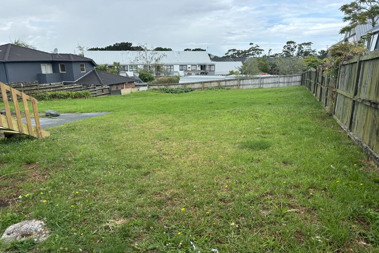 Photo of property in 34 Golf Road, New Lynn, Auckland, 0600