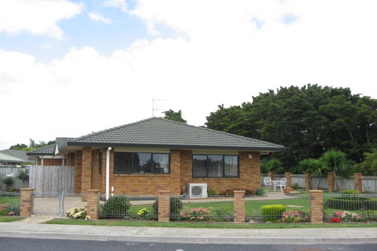 Photo of property in 500 Great South Road, Rosehill, Papakura, 2113