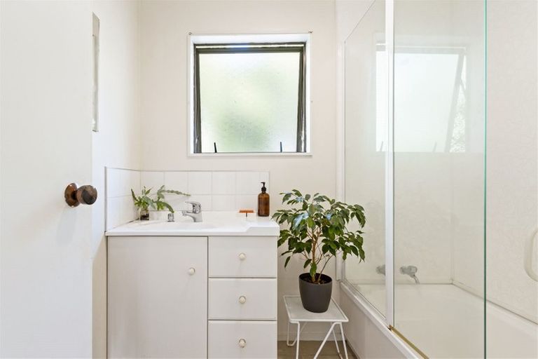 Photo of property in 1/46 Yeovil Road, Te Atatu Peninsula, Auckland, 0610