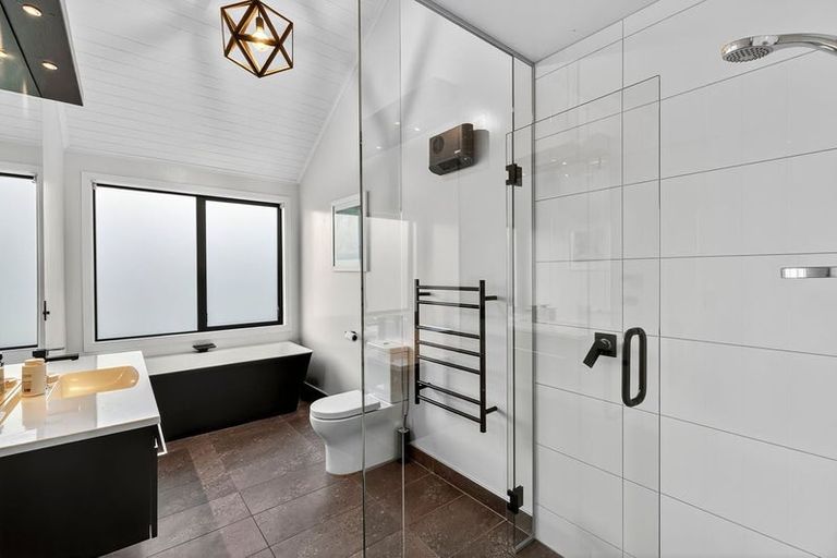 Photo of property in 18 Mount Linton Avenue, Wanaka, 9305