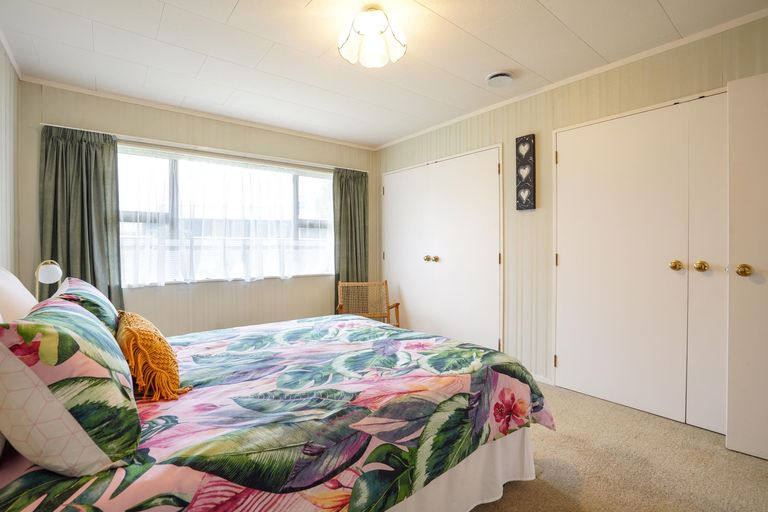 Photo of property in 124 Amberley Avenue, Highbury, Palmerston North, 4412