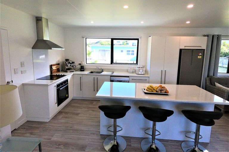 Photo of property in 9 Meenas Place, Cable Bay, 0420