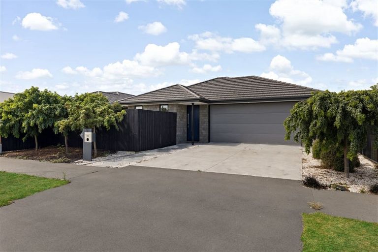 Photo of property in 17 Pajet Street, Marshland, Christchurch, 8083