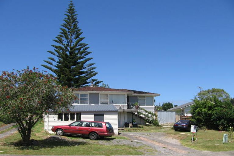 Photo of property in 44 Stott Avenue, Birkdale, Auckland, 0626