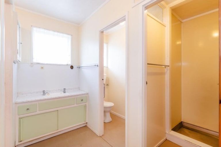 Photo of property in 2 Sunvue Road, Glen Eden, Auckland, 0602