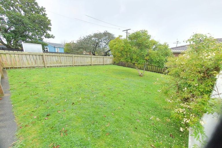 Photo of property in 2/27 King Edward Avenue, Papakura, 2110