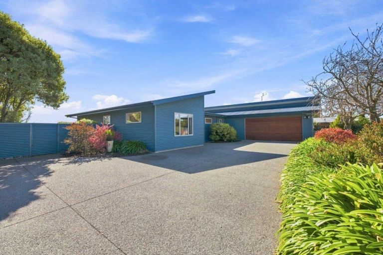 Photo of property in 9 Willowside Place, Amberley, 7410