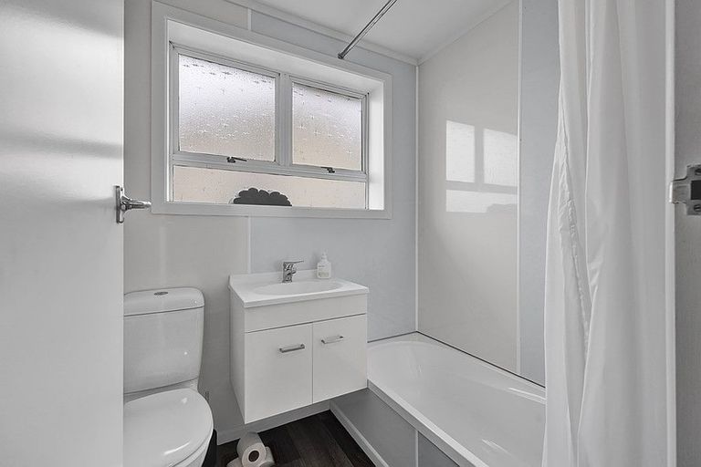 Photo of property in 304 South Road, Hawera, 4610