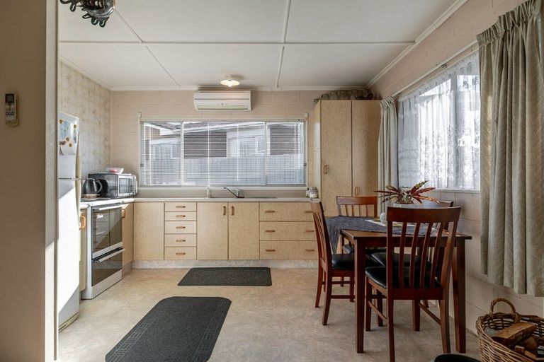 Photo of property in 6 Drury Street, Cloverlea, Palmerston North, 4412