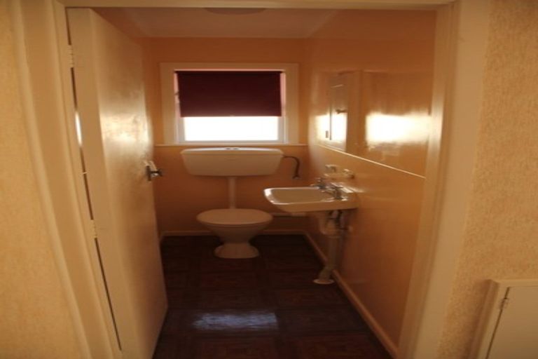 Photo of property in 127 Parkvale Road, Karori, Wellington, 6012