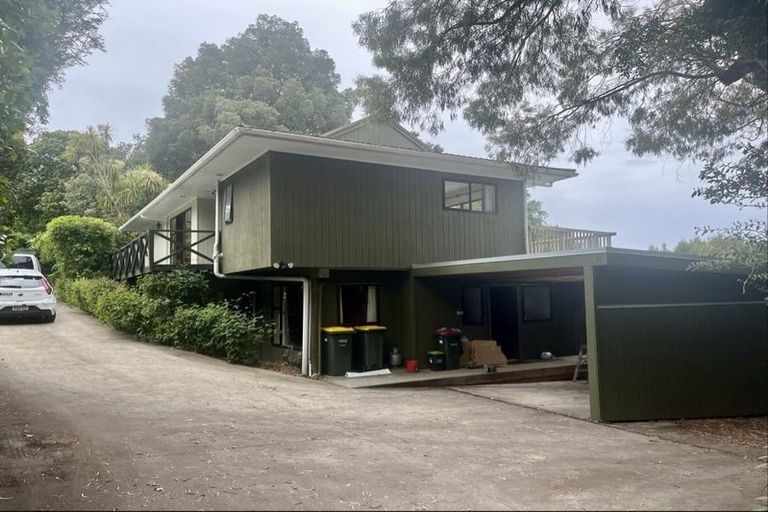 Photo of property in 18 Wade River Road, Stanmore Bay, Whangaparaoa, 0932