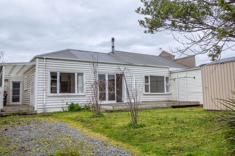 Photo of property in 36 Jellicoe Street, Martinborough, 5711