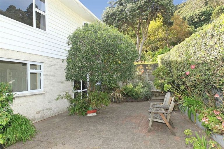 Photo of property in 1a Gill Road, Lowry Bay, Lower Hutt, 5013