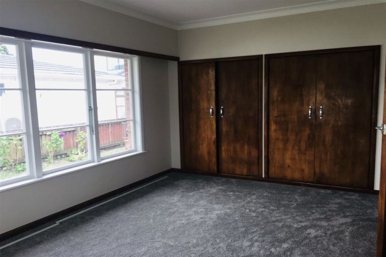 Photo of property in 67 Archibald Road, Kelston, Auckland, 0602