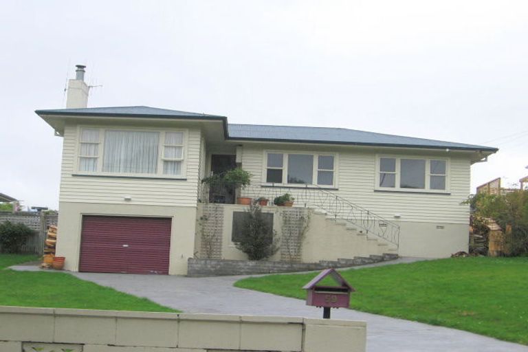 Photo of property in 59 Redwood Avenue, Tawa, Wellington, 5028