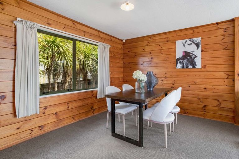 Photo of property in 1/3 Jumento Place, Unsworth Heights, Auckland, 0632