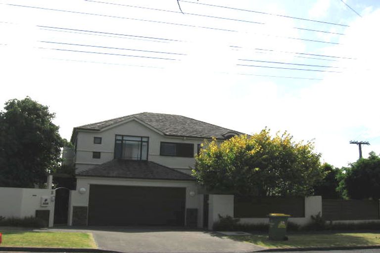 Photo of property in 8 Saltburn Road, Milford, Auckland, 0620