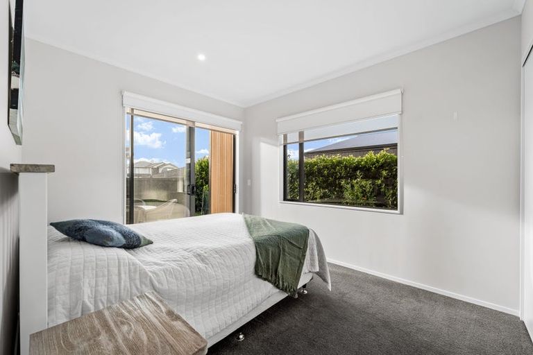 Photo of property in 12 Kuparu Lane, Red Beach, 0932