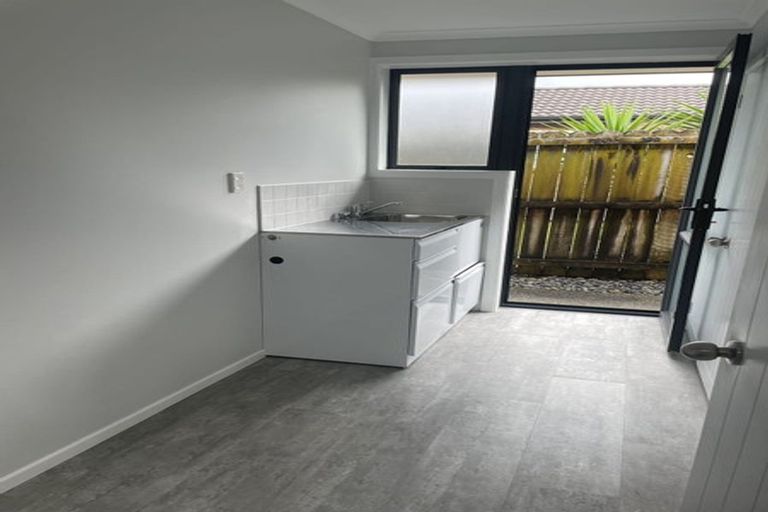 Photo of property in 24 Caltra Place, East Tamaki, Auckland, 2016