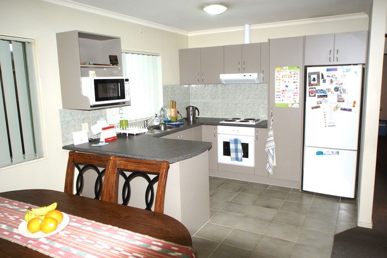 Photo of property in 18 Patts Avenue, Glendene, Auckland, 0602