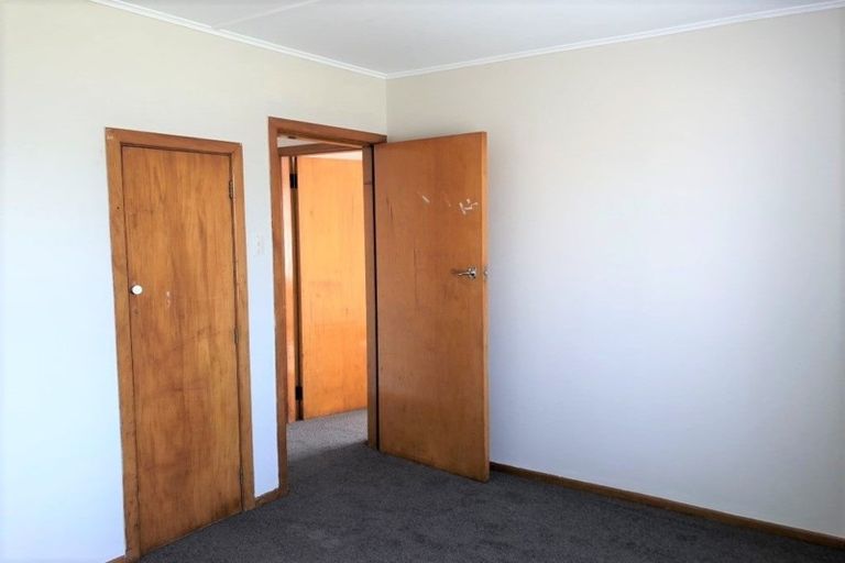 Photo of property in 14 Omori Place, Castlecliff, Whanganui, 4501