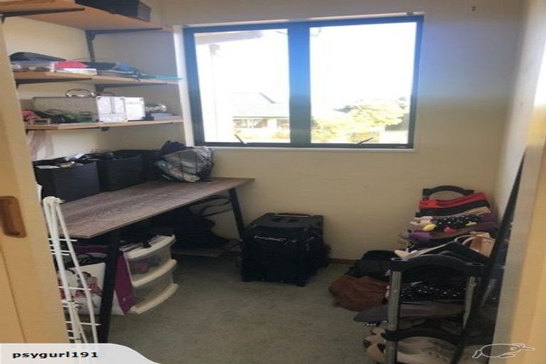 Photo of property in 26 Ashton Fitchett Drive, Brooklyn, Wellington, 6021