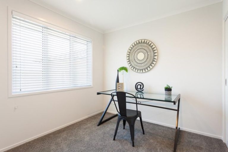 Photo of property in 33 Kotiate Street, Papamoa Beach, Papamoa, 3118