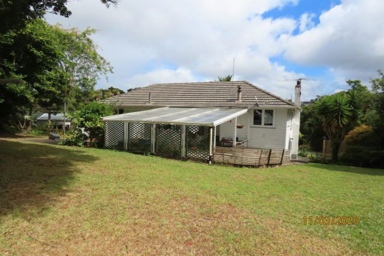 Photo of property in 25 Edmonton Road, Henderson, Auckland, 0612