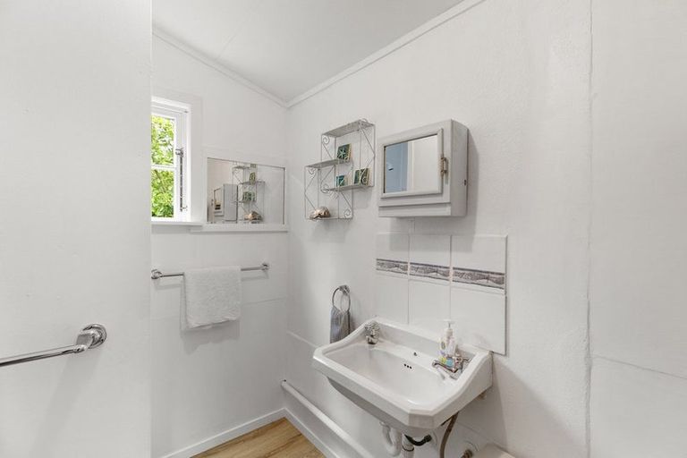 Photo of property in 72 Oneriri Road, Kaiwaka, 0573