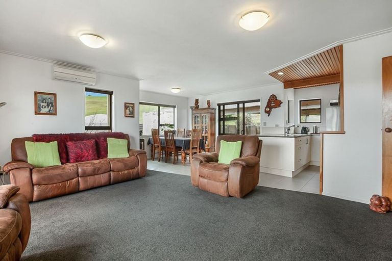 Photo of property in 58 Stratford Drive, Cable Bay, 0420