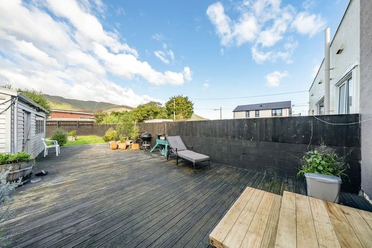 Photo of property in 52 Durham Crescent, Fairfield, Lower Hutt, 5011