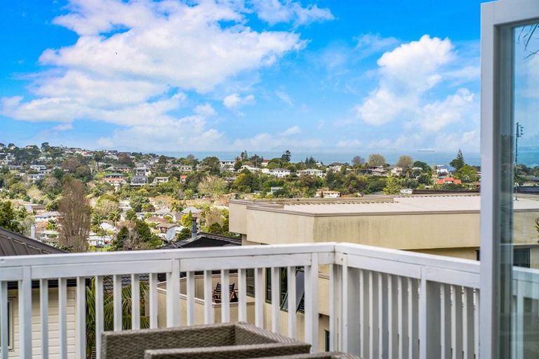 Photo of property in 75 Stanmore Bay Road, Stanmore Bay, Whangaparaoa, 0932