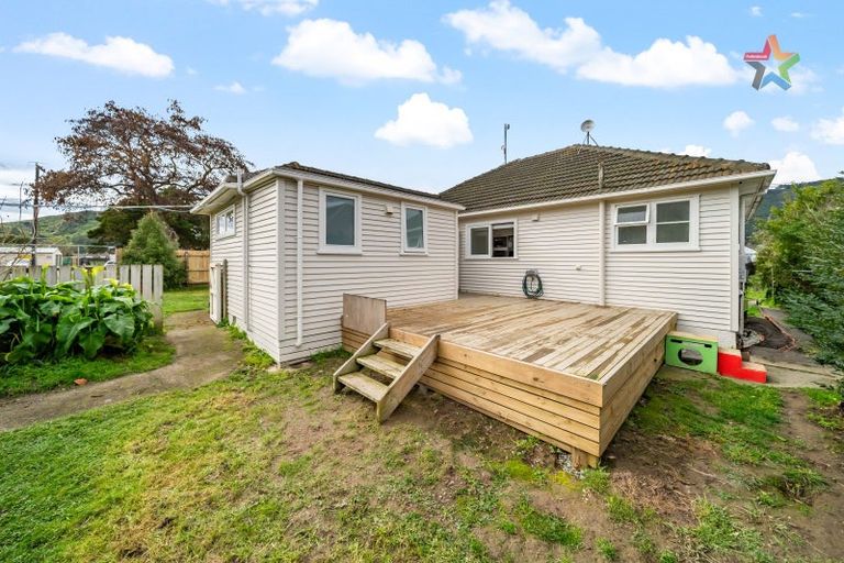 Photo of property in 2 Strand Crescent, Naenae, Lower Hutt, 5011
