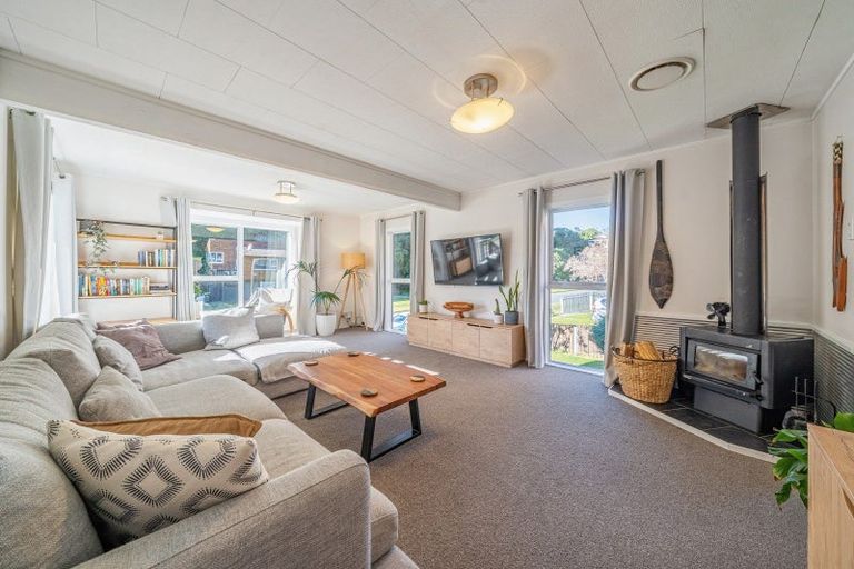 Photo of property in 38 Postgate Drive, Whitby, Porirua, 5024