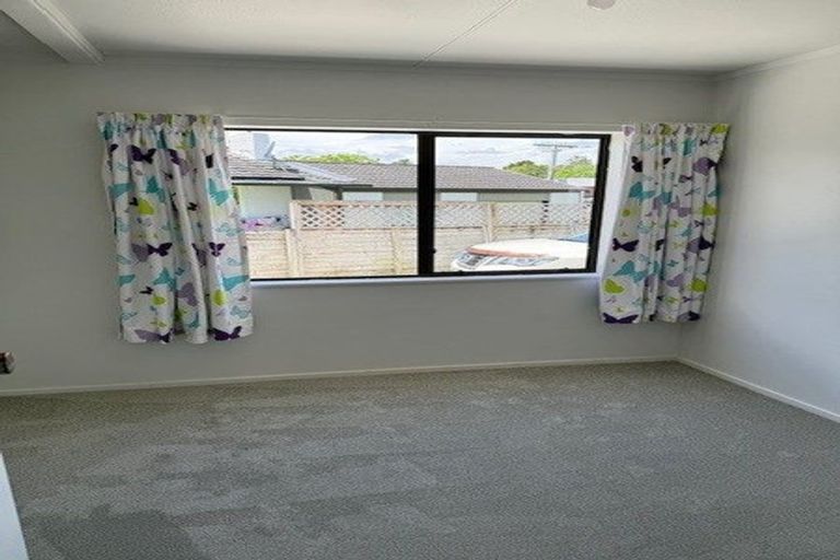 Photo of property in 21 Southsea Crescent, Silverdale, Hamilton, 3216