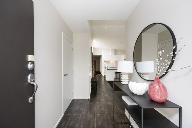 Photo of property in 16 Hardie Street, Hokowhitu, Palmerston North, 4410