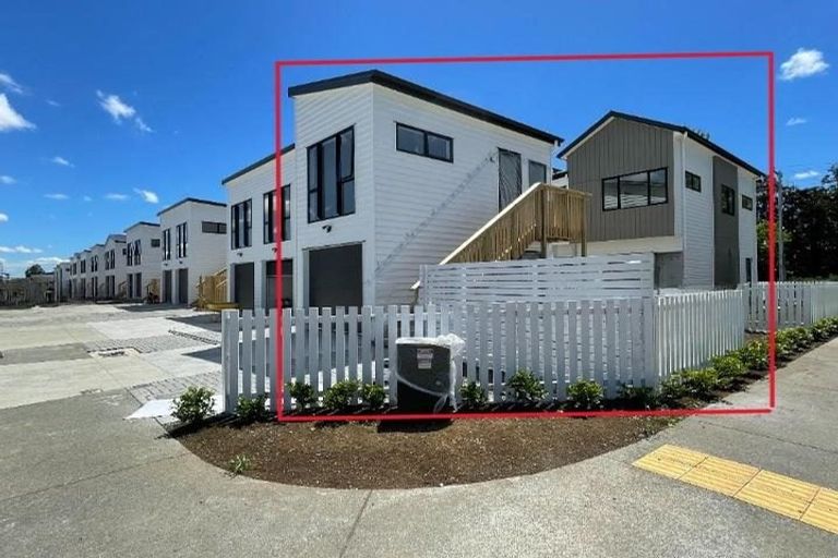 Photo of property in 70 Survila Street, Papakura, 2110