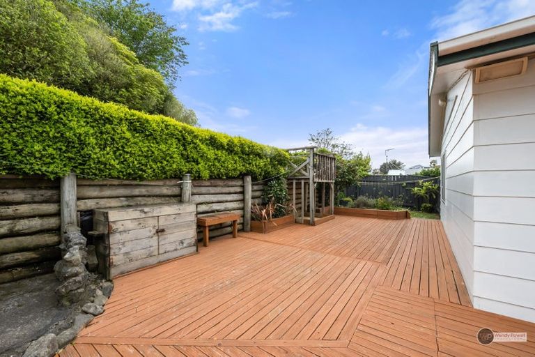 Photo of property in 10 Kaitangata Crescent, Kelson, Lower Hutt, 5010