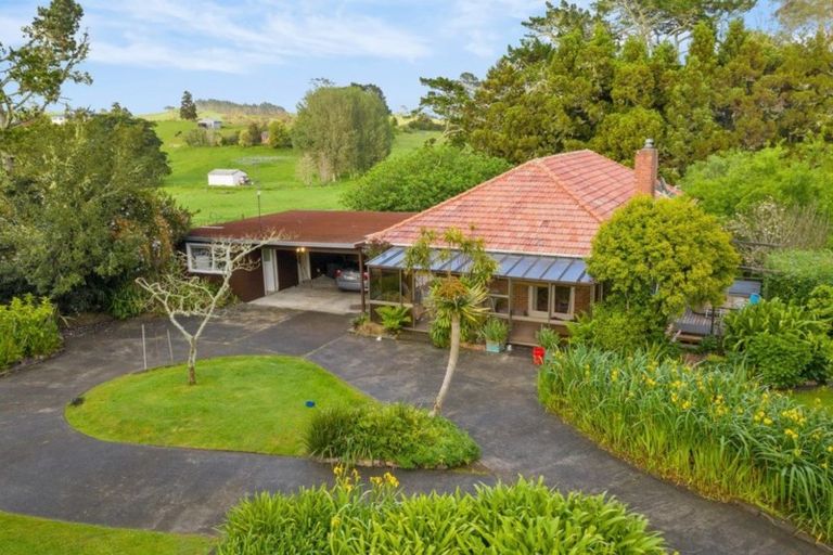 Photo of property in 445 Kahikatea Flat Road, Waitoki, Kaukapakapa, 0871