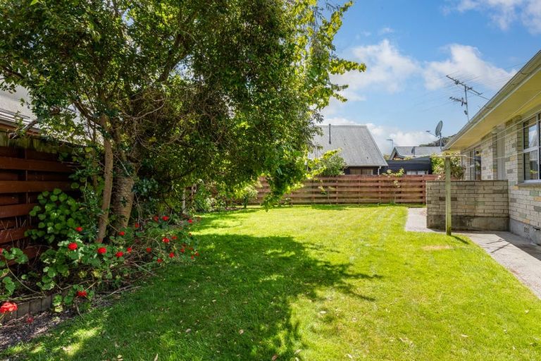 Photo of property in 341 Riverside Drive, Fairfield, Lower Hutt, 5011