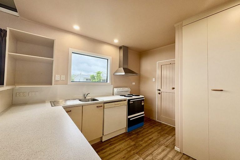 Photo of property in 104a Allington Road, Karori, Wellington, 6012