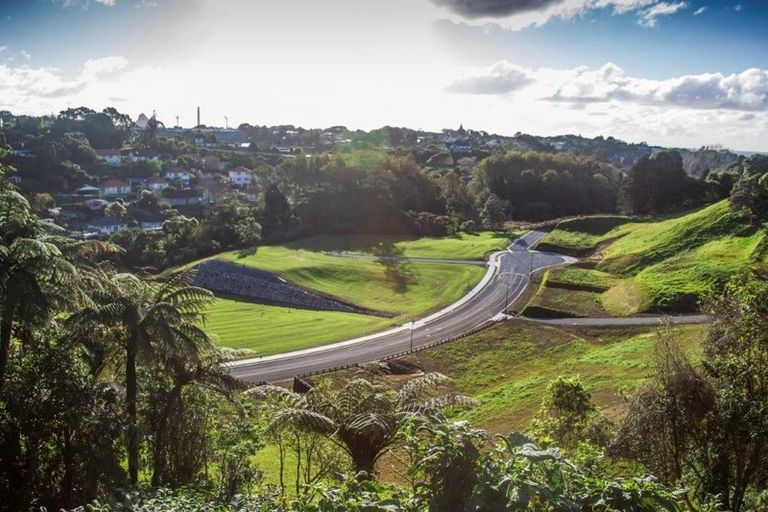 Photo of property in 18 Selwyn Street, Lower Vogeltown, New Plymouth, 4310