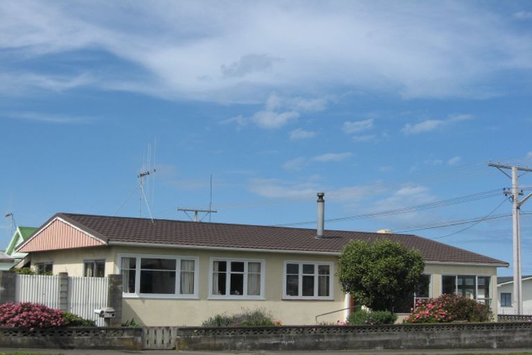 Photo of property in 2 Mosston Road, Castlecliff, Whanganui, 4501