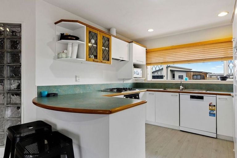 Photo of property in 5 Blue Gum Place, New Brighton, Christchurch, 8083