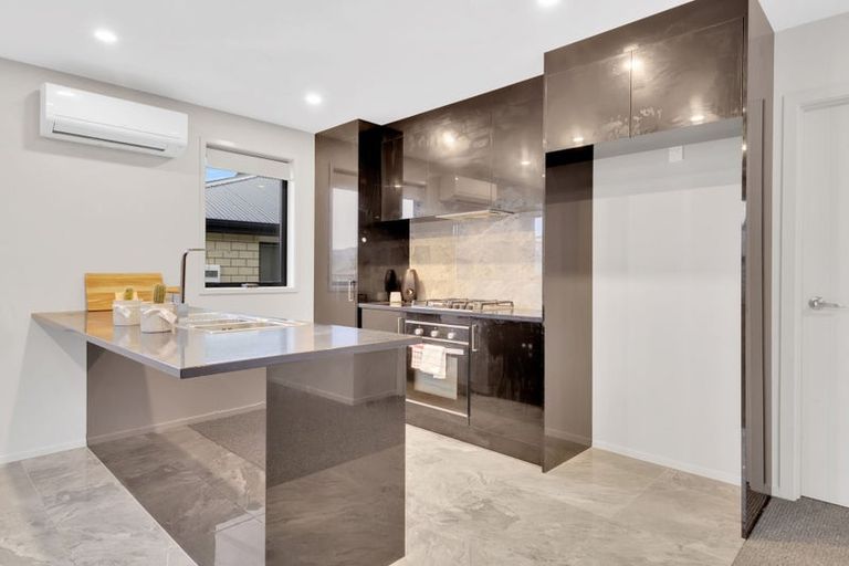 Photo of property in 8a Frederick Place, Whalers Gate, New Plymouth, 4310