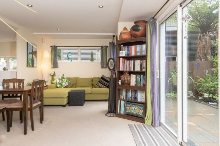 Photo of property in 83a Te Wharepouri Street, Berhampore, Wellington, 6023